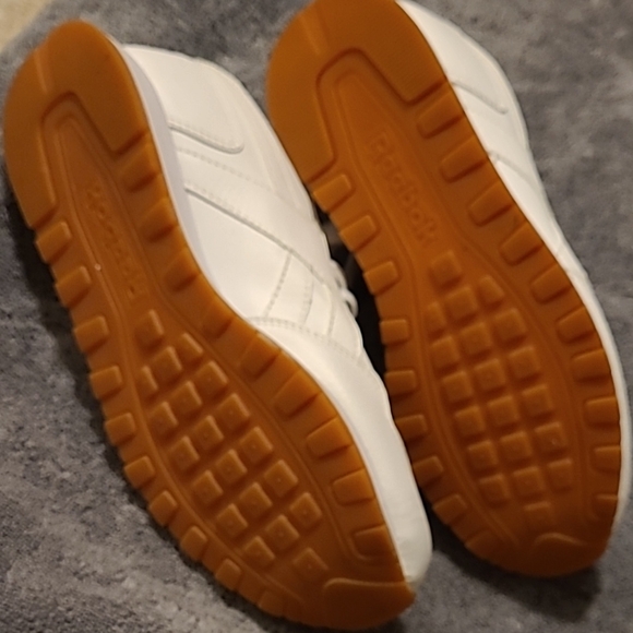 Reebok Classic White Sneakers - Picture 4 of 6